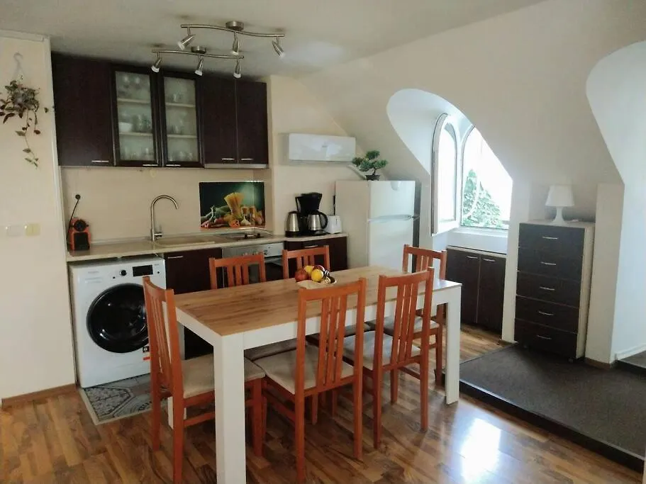 Cozy 2 Bedroom Apartment With Terrace Near The Beach And Park Warna
