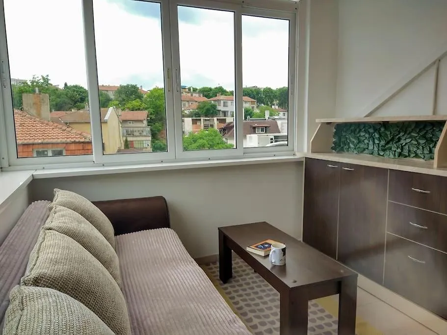 Cozy 2 Bedroom Apartment With Terrace Near The Beach And Park Warna