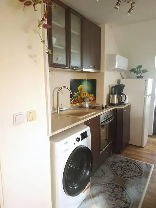 Cozy 2 Bedroom Apartment With Terrace Near The Beach And Park Warna