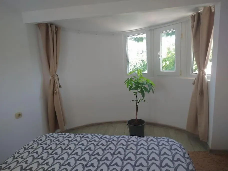 Cozy 2 Bedroom Apartment With Terrace Near The Beach And Park Warna