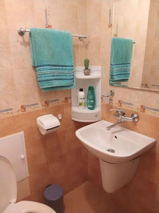 Cozy 2 Bedroom Apartment With Terrace Near The Beach And Park Warna
